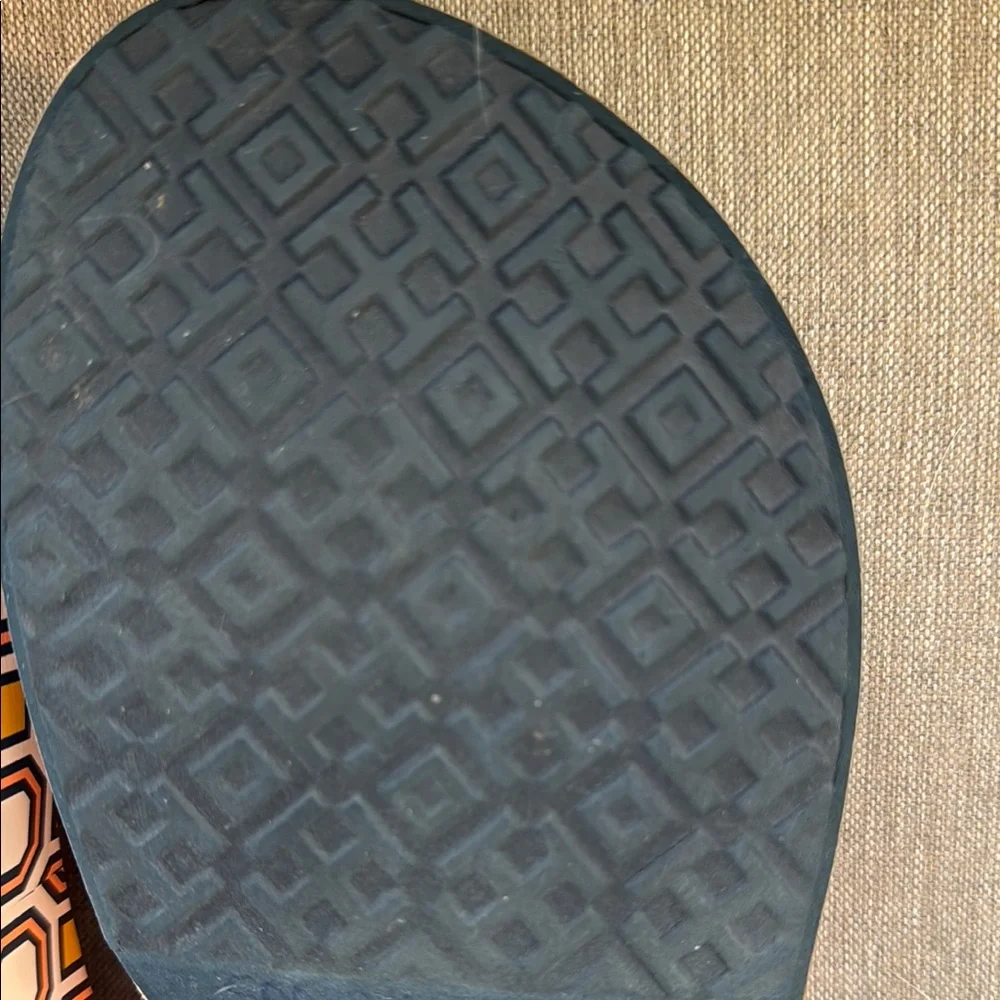 Tory Burch Geometric Orange Flip Flops - Picture 6 of 6